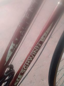 Schwinn caliente tire size hotsell