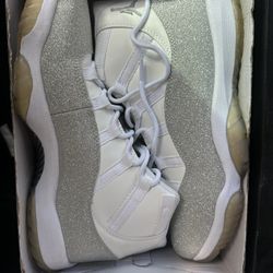 Jordan 11 Vast Grey (White Metallics) 