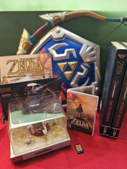 Super ZELDA Gift BREATH OF THE WILD, AMIIBO, SHEILD, BOW And 2 Hard Bound Books
