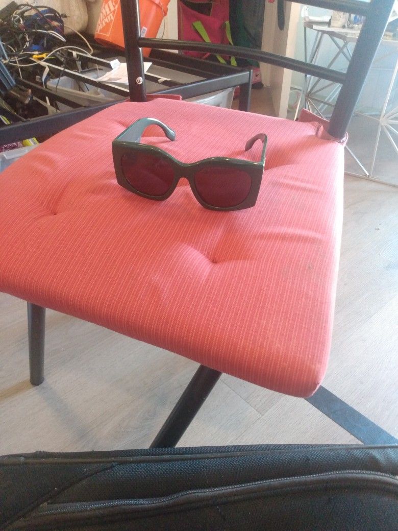 Burberry Women's Sunglasses Priced To sell