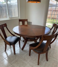 Gorgeous Dining Room Set