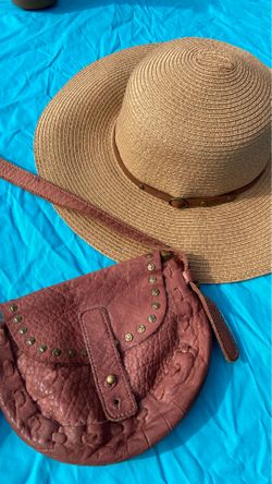 Bundle Straw hat Matching over the shoulder Purse