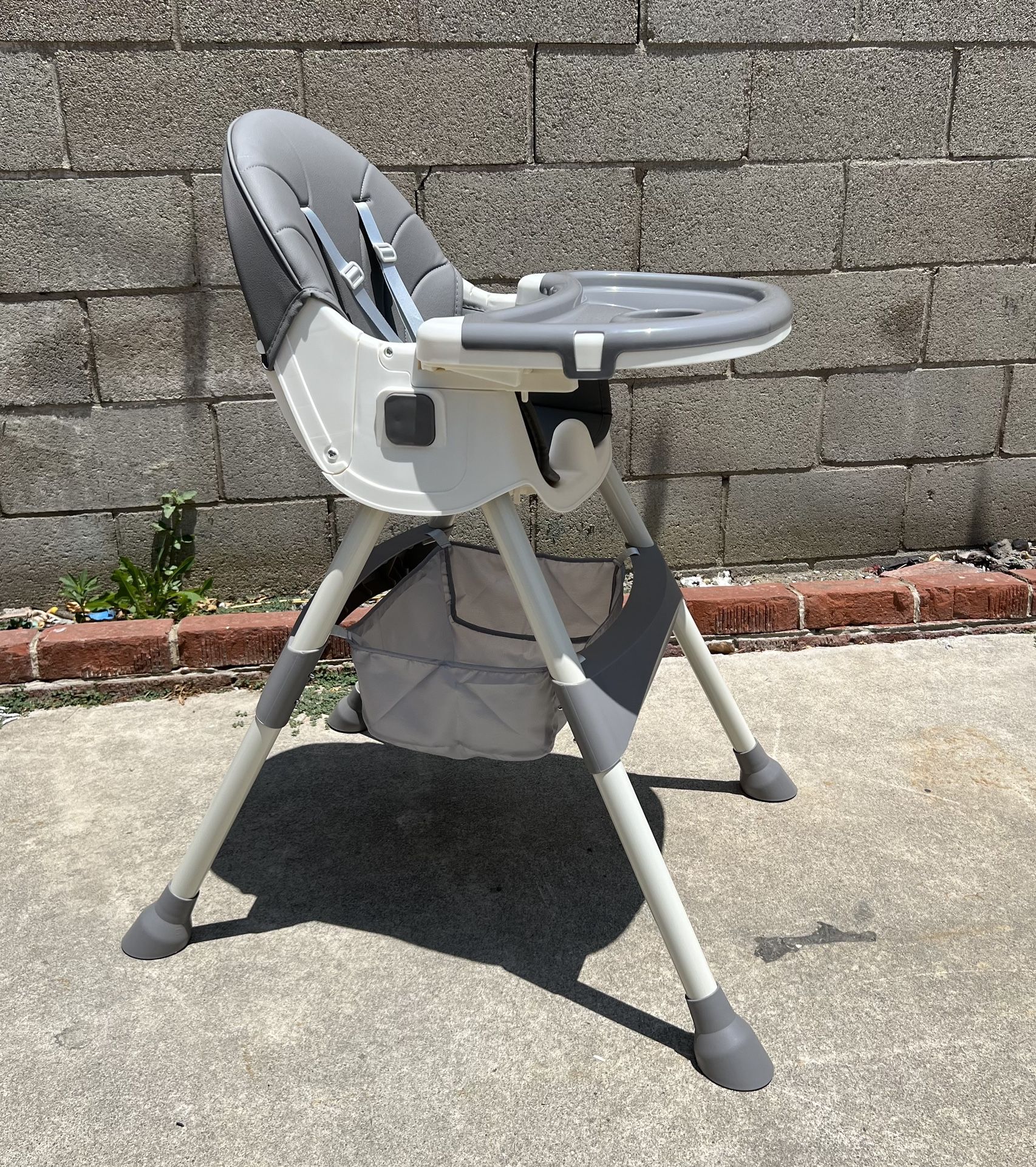 New In The Box 2in1 Convertible Baby Highchair w Underneath Basket
