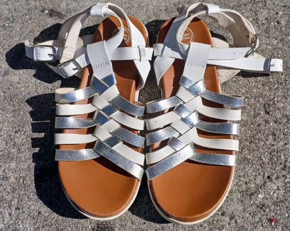 NWT Wonder Nation Girls Gladiator Sandals Size 1 Non-marking Comfort Footbed