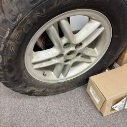 New Tire With Wheel 285/60/18 Lane Rover 