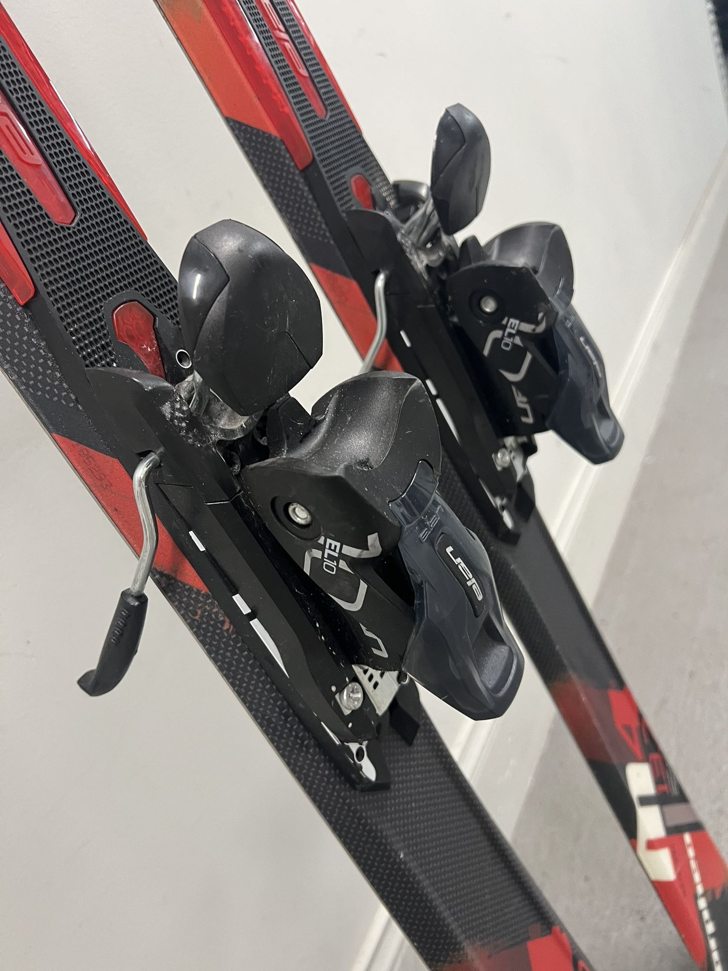 ELAN MORPHEO 4 Skis M4 13.7 160cm with ELAN EL10 Bindings ELAN MORPHEO 4 Skis M4 13.7 160cm with ELAN EL10 Bindings