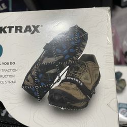 Snow traction acceptor shoes new 