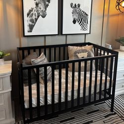 Standard Full Size Crib With Crib Mattress 