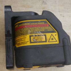 DEWALT LEVEL TOOL RED COLOR DW087 PRE OWNED 884548-1  