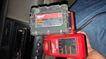 Milwaukee charger and battery m18 lithium xc5.0