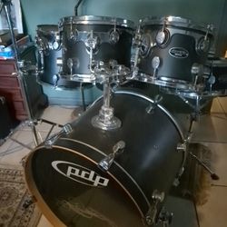 7-piece PDP Drum Set Kit — Black. Used, Good Condition.