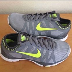 Women's Nike Flex Supreme TR 3Wide Training Shoe Wolf Grey/Green- Size 5 Wide New In Box 