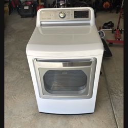 LG Dryer 7.3 cu.ft. Smart wi-fi Enabled Electric Dryer with TurboSteam™