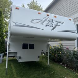 2013 Arctic Fox 990