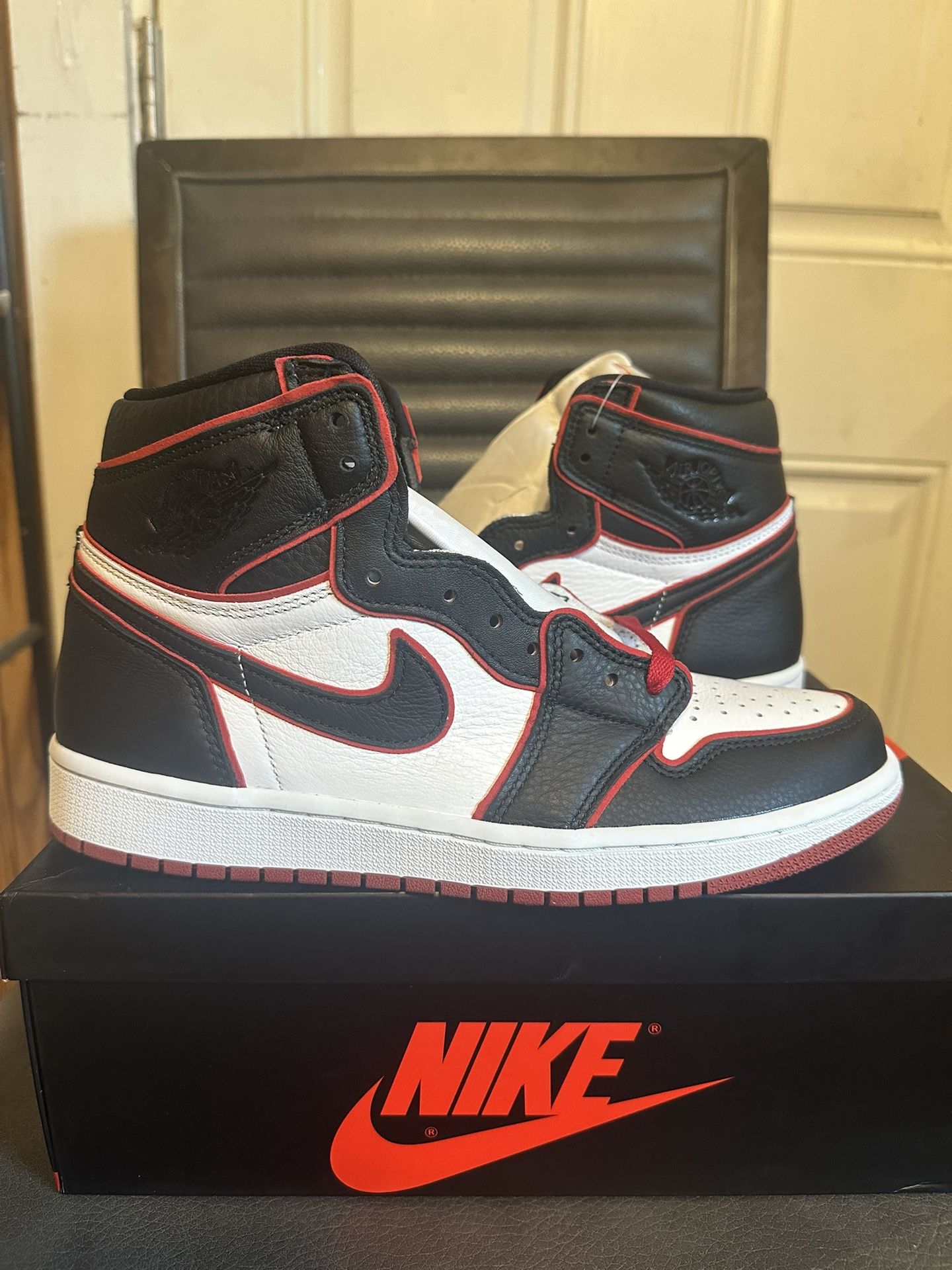 Brand new Jordan Retro 1 High Bloodline Size 9.5 with box