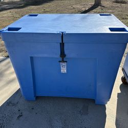For Sale – Heavy-Duty Polar Bonar Insulated Bulk Containers / Super Coolers