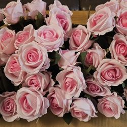New 100 pcs Artificial Roses in Bulk,