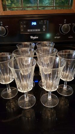 Set of 8 Wine Glasses