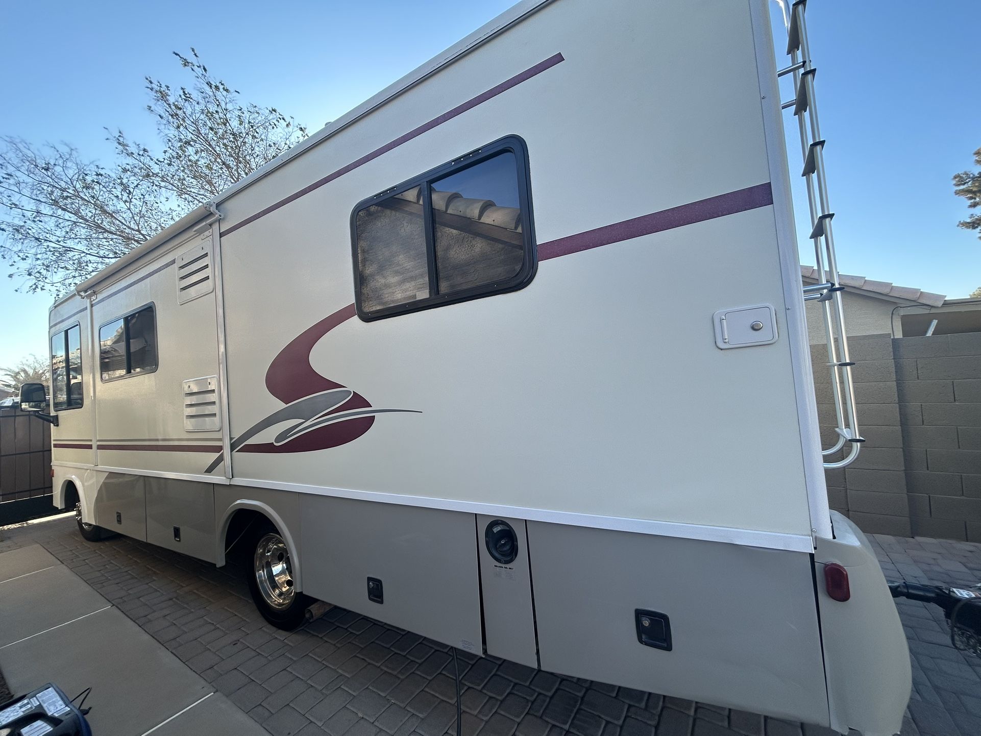 2002 Winnebago