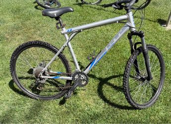 GT Avalanche 3.0 Mountain Bike
