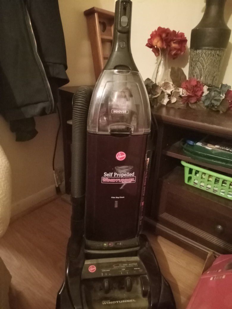 Hoover Upright Self propelled Wintunnel Vacuum 