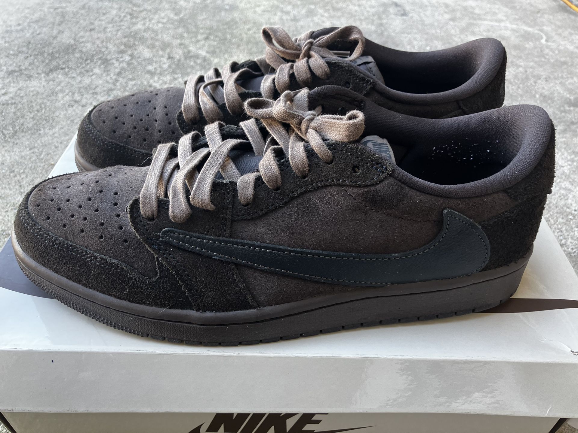 Air Jordan 1 Low Travis Scott Velvet Brown