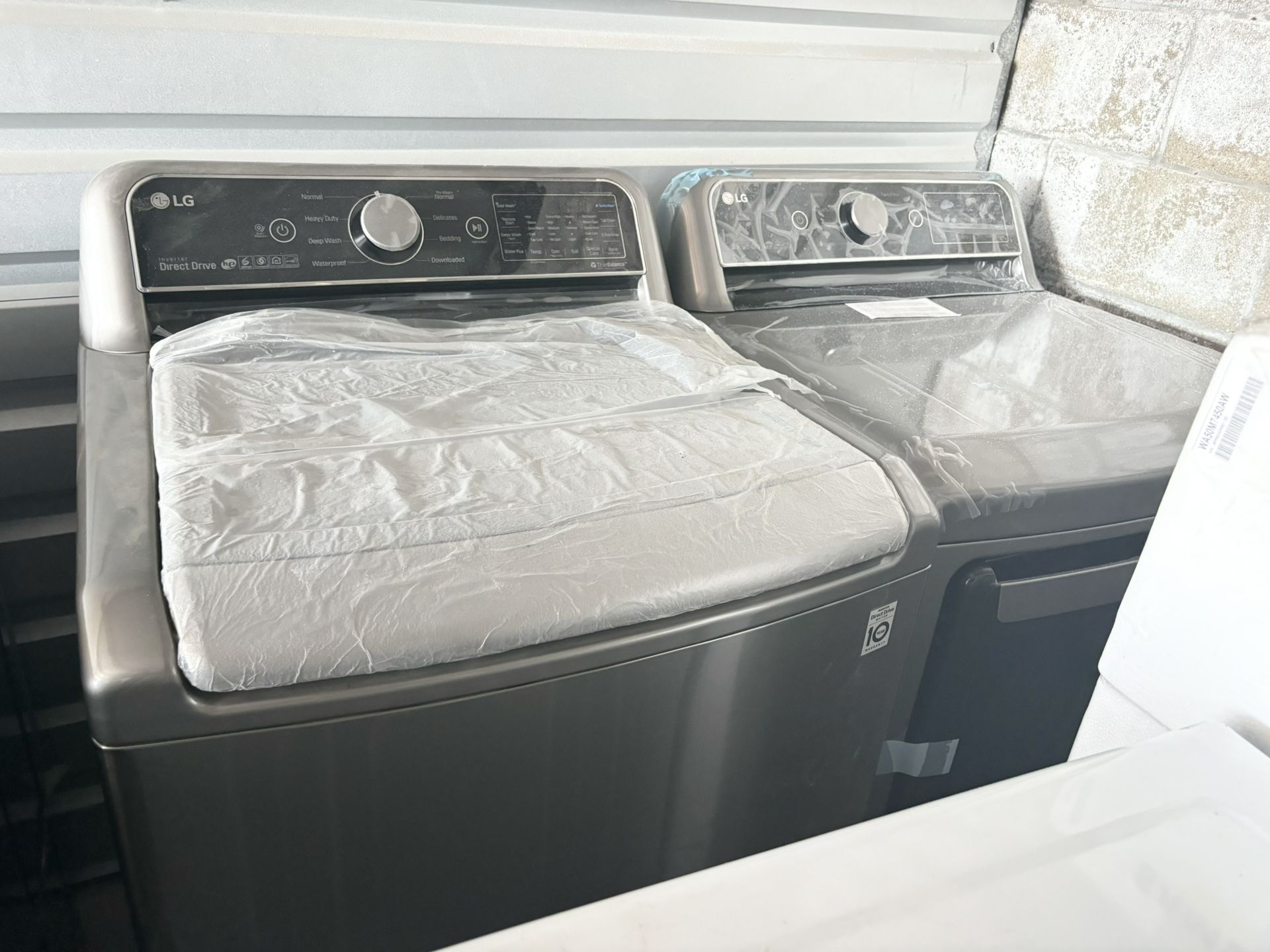 Brand New Out Box LG High Efficiency Washer/Gas Sensor Dryer