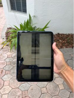 📱iPad (10th Generation) *read description*