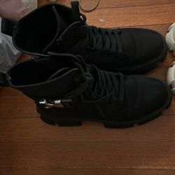 Steve Madden  Black And White Boots  Size 7 