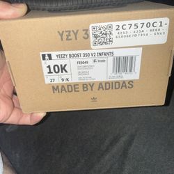 Yeezy 350 V2 infants  Onyx Size 10K