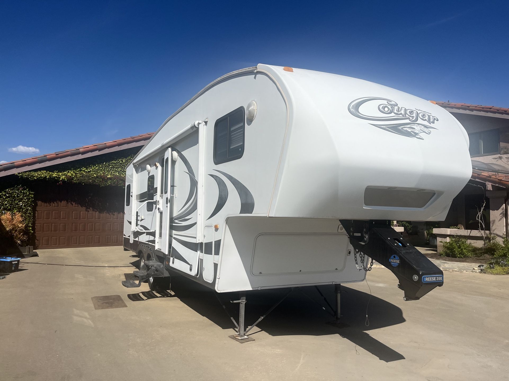 2013 KEYSTONE COUGAR RV 27’
