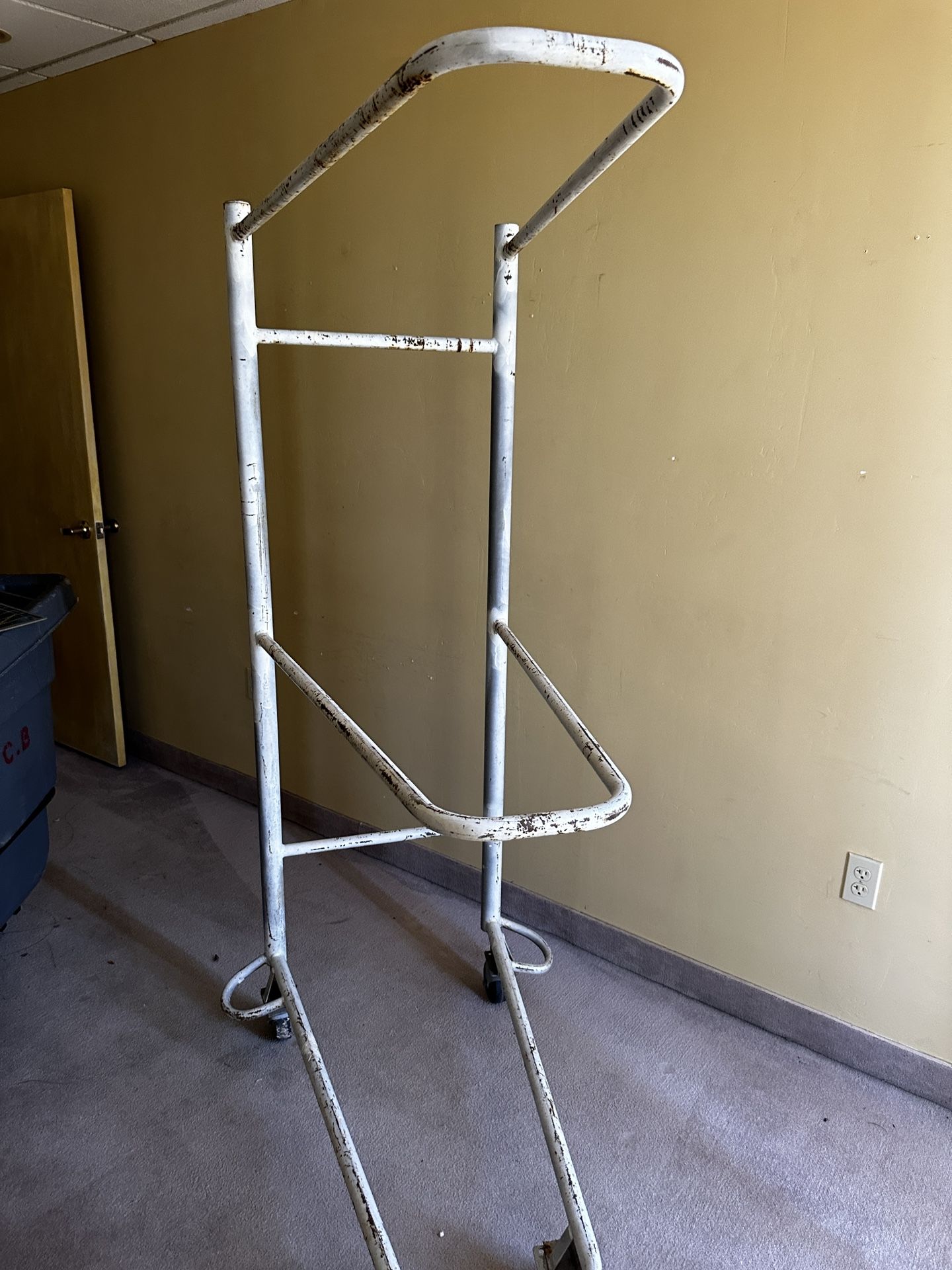 Furniture Rack With Wheels