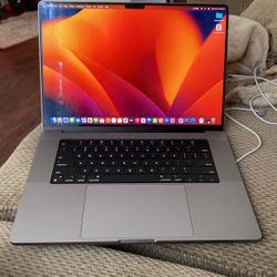 MacBook Pro, 16 Inch, 2023, Gray M2 Max