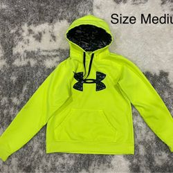 Women’s Under Armor Hoodie Size medium