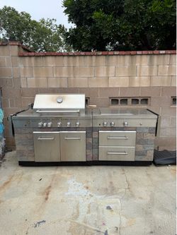 KitchenAid Extra-Wide Outdoor Kitchen BBQ Island – Natural Gas Stainless Steel Grill $800
