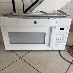 Under cabinet microwave