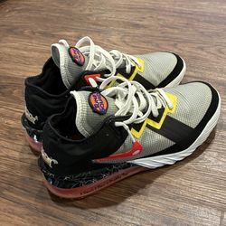 Nike LeBron 18 Low Space Jam Tweety Sylvester Size 9.5 CV7562-103