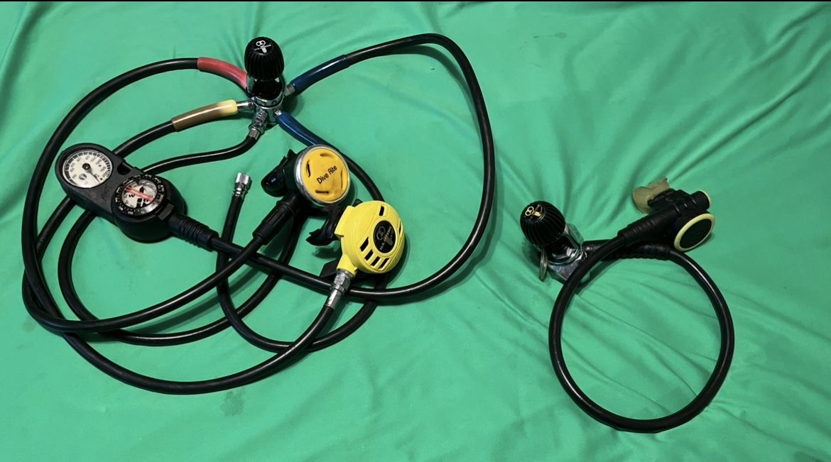 US Divers / dive rite scuba yoke regulator set - with bonus micra reg set!  