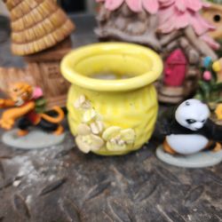 CERAMIC POT WITH FLOWERS ONLY $5 SALE TODAY MONDAY IN SAN LORENZO