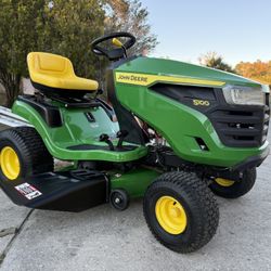 John Deere S100 Lawn Mower 