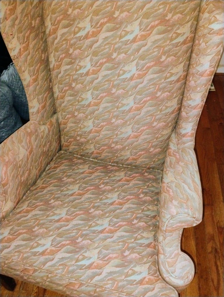 Arm Chair Great Condition Must Go Free