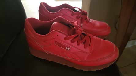 REEBOK SNEAKERS SIZE 9 MENS