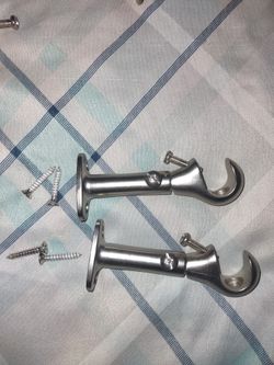 2 Curtain Rod Holders