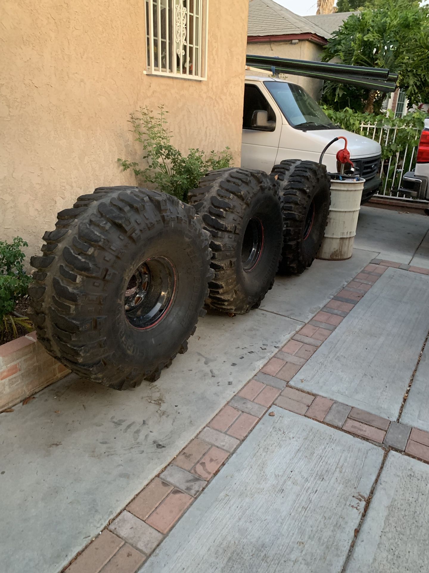 19.5/4415LT SUPER SWAMPERS for Sale in Los Angeles, CA OfferUp
