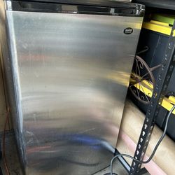 Sanyo Mini Fridge