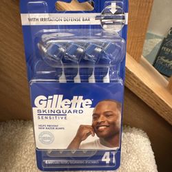Gillette Skin Guard Sensitive Disposable Razors for Men, 4 Razors new $4 