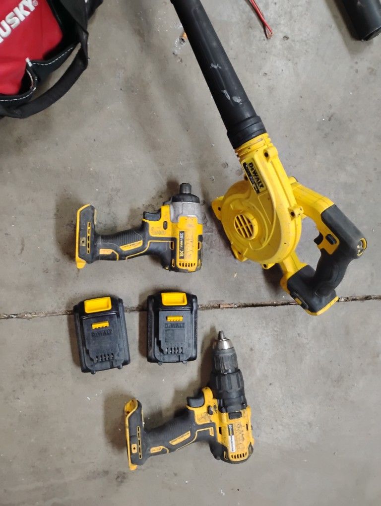 DeWalt Impact Drill Also A Drill And Blower With Two Batteries