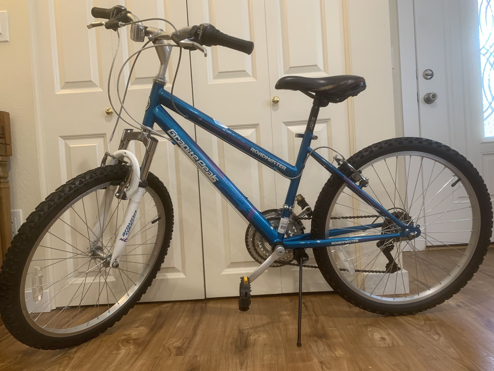 Roadmaster Granite Peals 24” for kids or adults 4’5-5’2. Good condition, just tuned up. Clean. No Issues