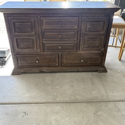 Buffet / Dresser