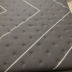Beauty rest Black King Size Mattress 